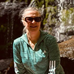 Meet your Posher, Simone